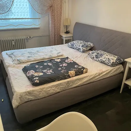 Two Neukoelln شقة *